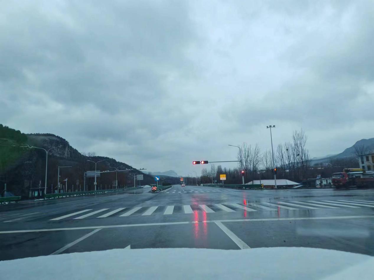 S103濟棗線市中紅符路口南至濟南泰安界段旅游公路項目信號燈、電警、監(jiān)控施工